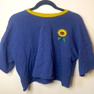 BLUE CROPPED SUNFLOWER TEE